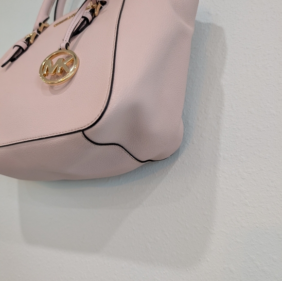 Michael Kors Charlotte Pink Saffiano Leather Purse Handbag - Picture 3 of 11